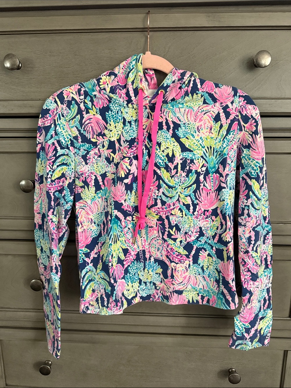 Lilly Pulitzer Cropped Sweatshirt Size XS